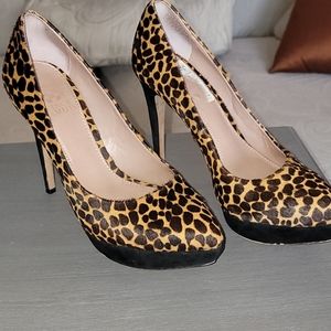 Vince Camuto -Leopard Heel (Brown and Tan) 6.5M